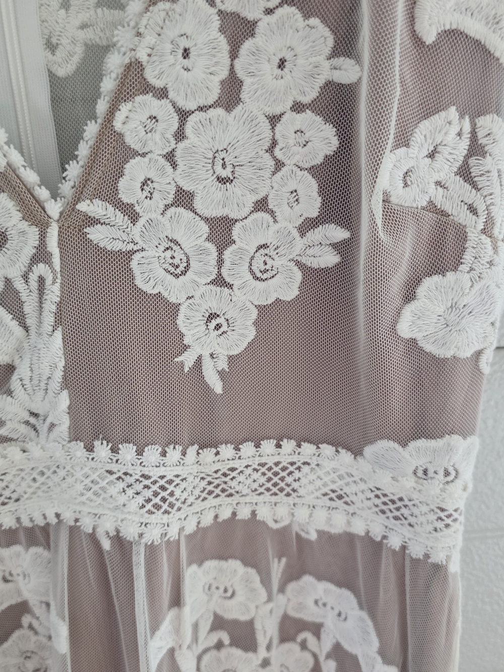 Main Strip Mauve Mini Dress with White Floral Lace Overlay - Picture 2 of 5